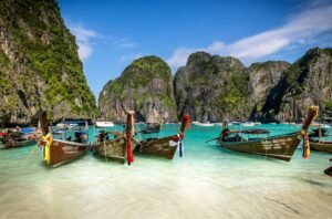 beach island on phi phi